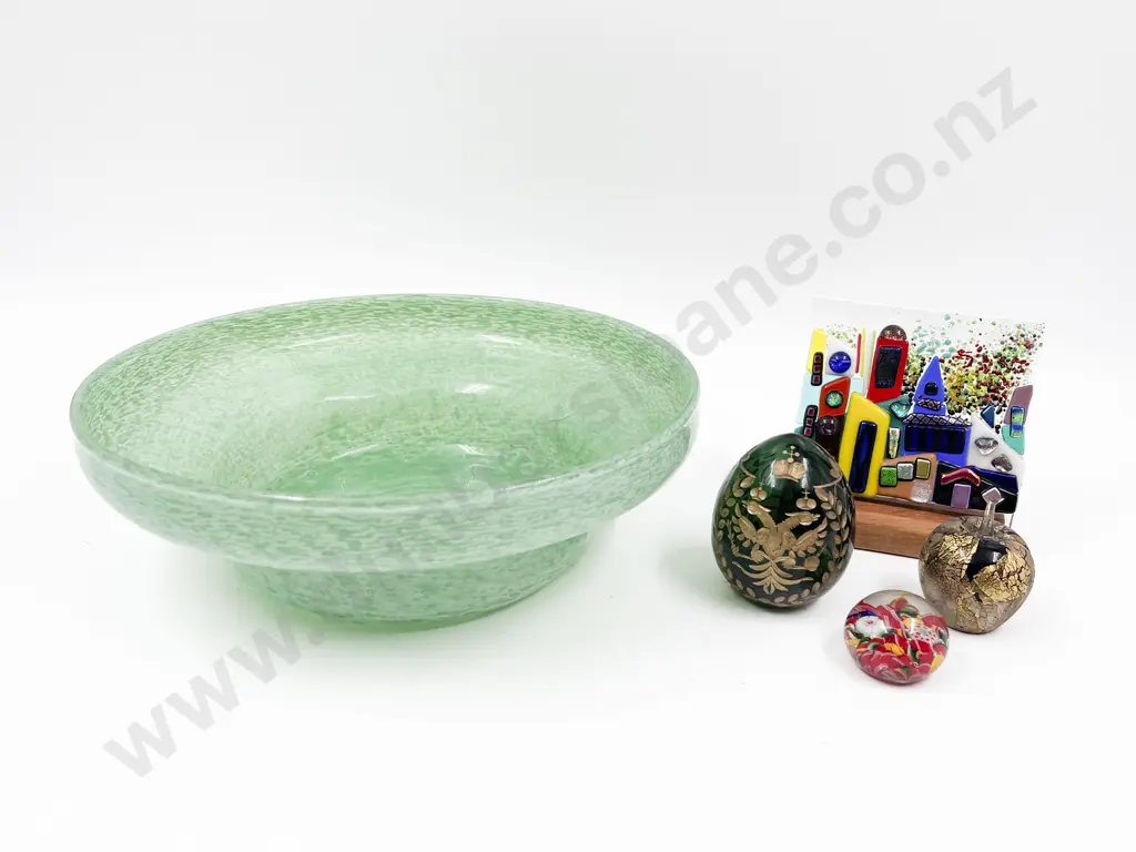 Vasart? Green Glass Bowl with Small Quantity of Assorted Art Glass Ornaments Image 1++