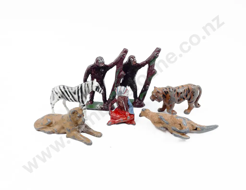 Quantity of Assorted Vintage Lead Animals and Figures etc Image 1++