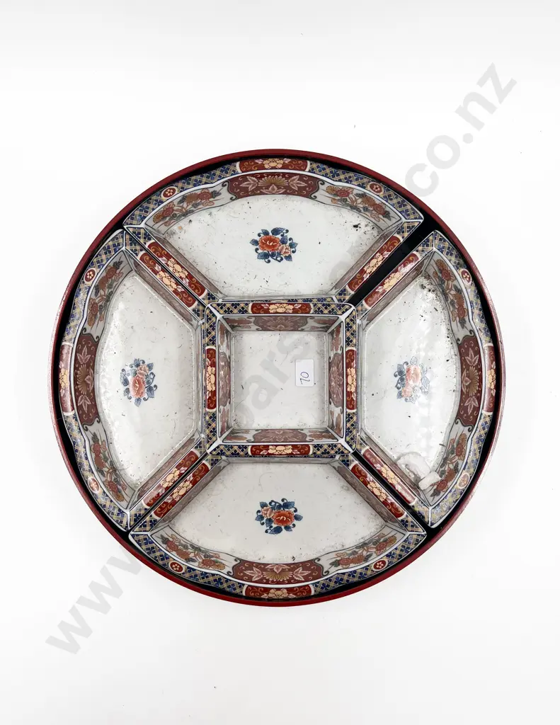 Imari Pattern Hors d'oeuvres Trays on Lacquered Lazy Susan Image 1++