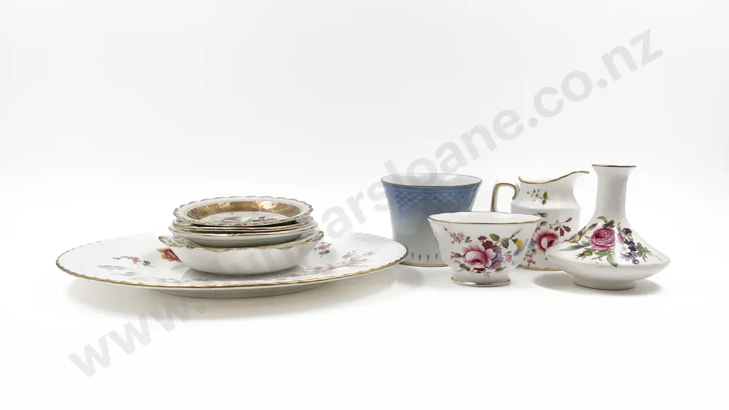 Small Quantity of Assorted Fancy China Including RCD and B&G Vase Image 1++