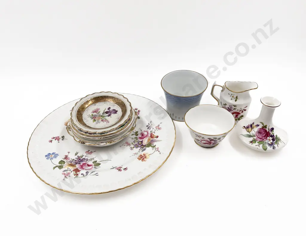 Small Quantity of Assorted Fancy China Including RCD and B&G Vase Image 1++
