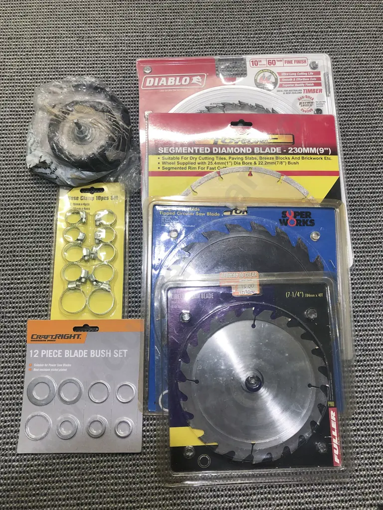 Four As New Circular Saw Blades together with Assorted Image 1++