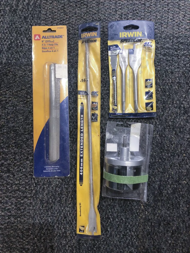 Small Qty of Assorted Tool Accessories Image 1++