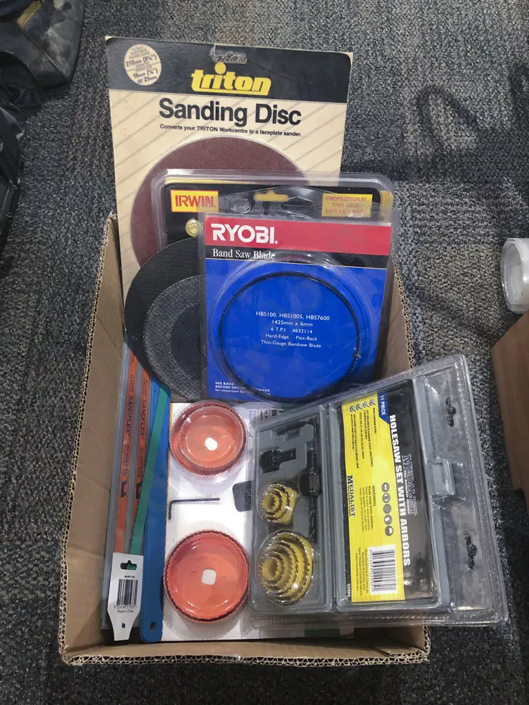 Qty of Assorted As New Saw Blades etc Image 1++