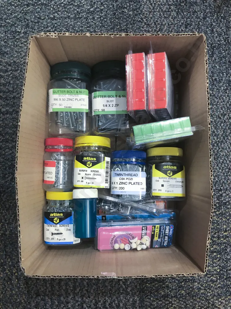 Qty of Assorted Screws etc Image 1++