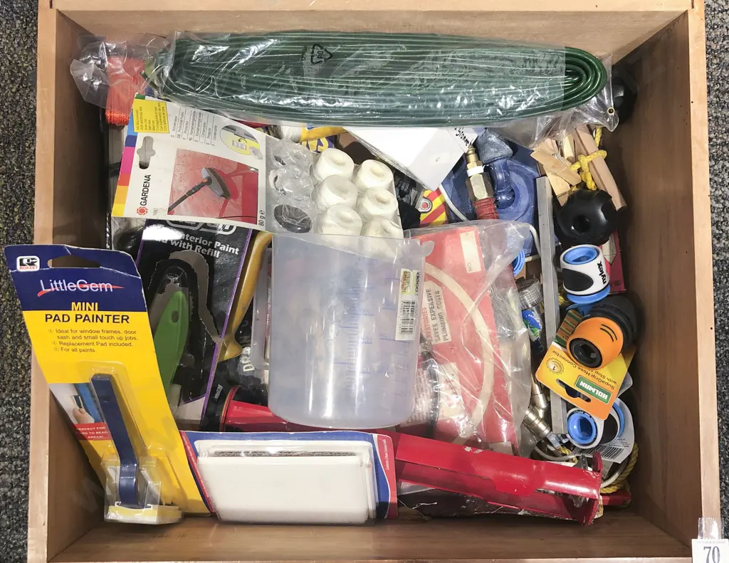 Qty of Assorted Painting Accessories and Etc Image 1++