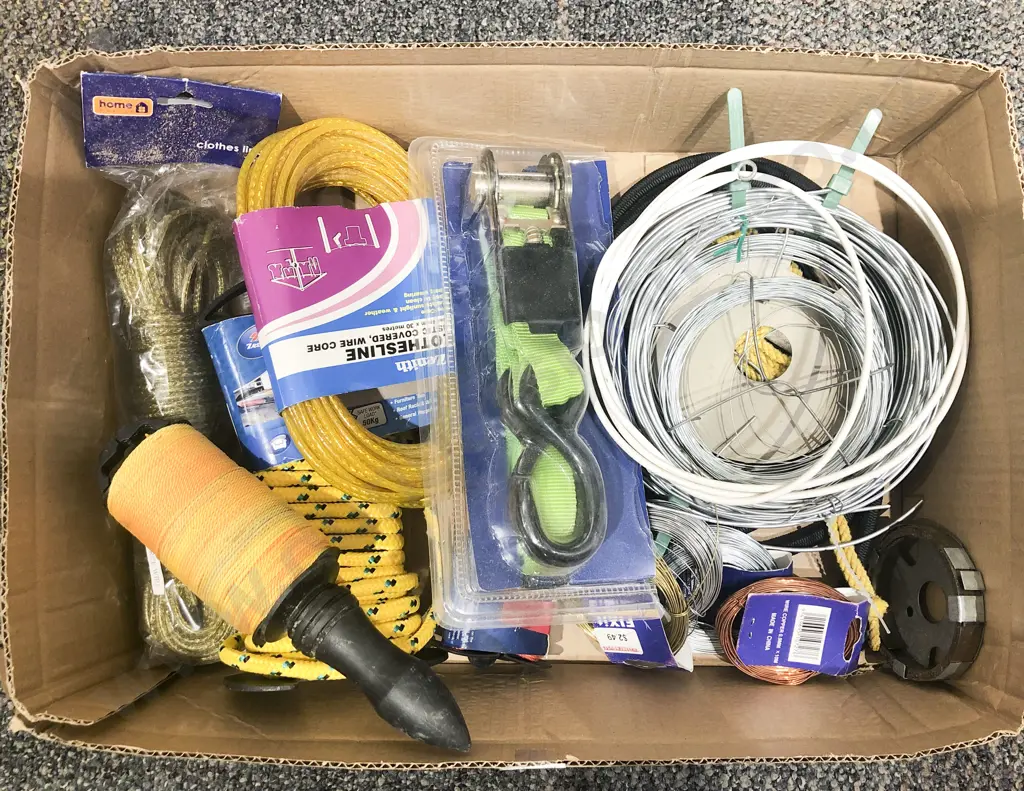 Qty of Assorted Metal Wiring and Ropes etc Image 1++