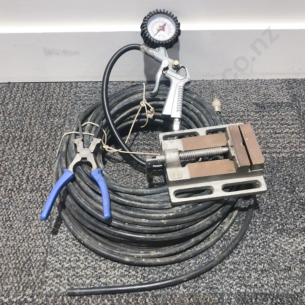Weldwell Steady Mig 170 Welding Machine and Assorted Image 1++