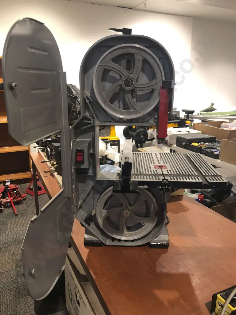 Ryobi 190mm (7 5/8") Bandsaw Image 1++