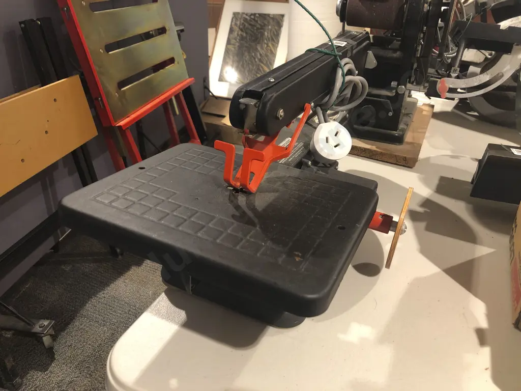Dremel Scroll Saw Image 1++