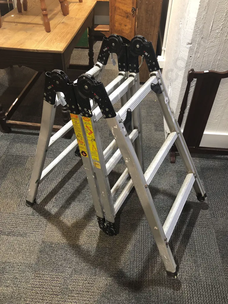 Folding Trestle Ladder Image 1++