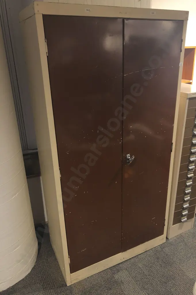 Metal Tool Cabinet Image 1++