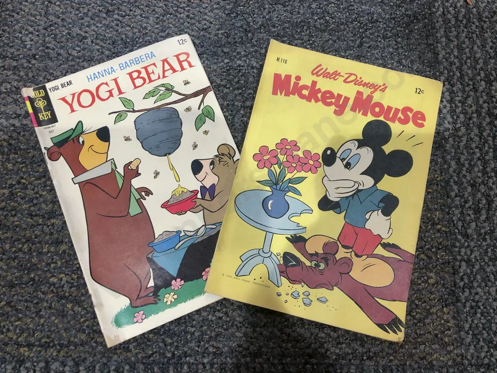 Quantity of Assorted Vintage Walt Disney Comics etc Image 1++