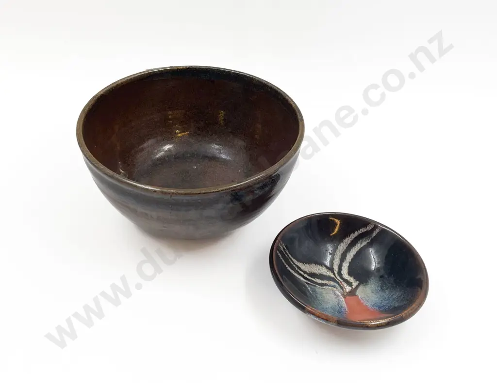 Small Brian Gartside Dish Together with NZ Pottery Bowl Image 1++