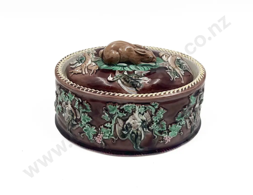 Wedgwood Relief Moulded Majolica Game Tureen Image 1++