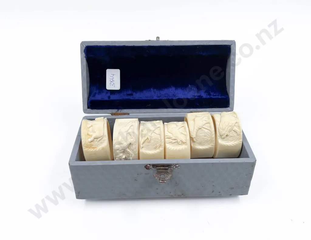 Cased Set of Six Ivory Napkin Rings Image 1++