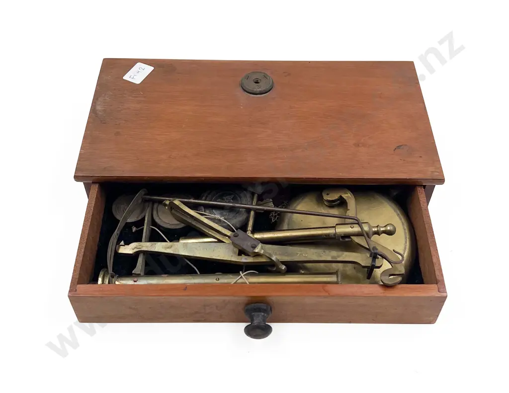 Cased Vintage Balance Scale Set Image 1++