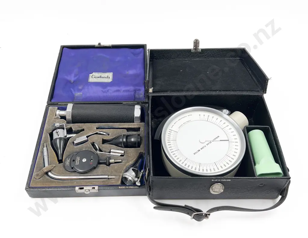 Cased Otoscope Together with Cased Flow Meter Image 1++