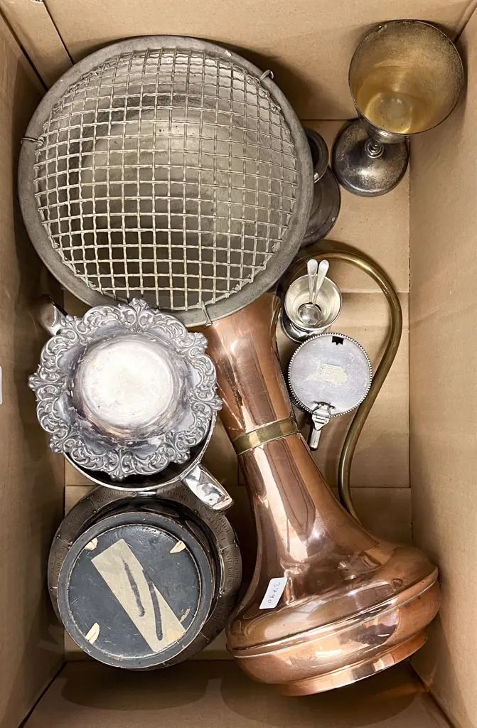 Quantity of Assorted Metal Ware Including Copper Jug Image 1++