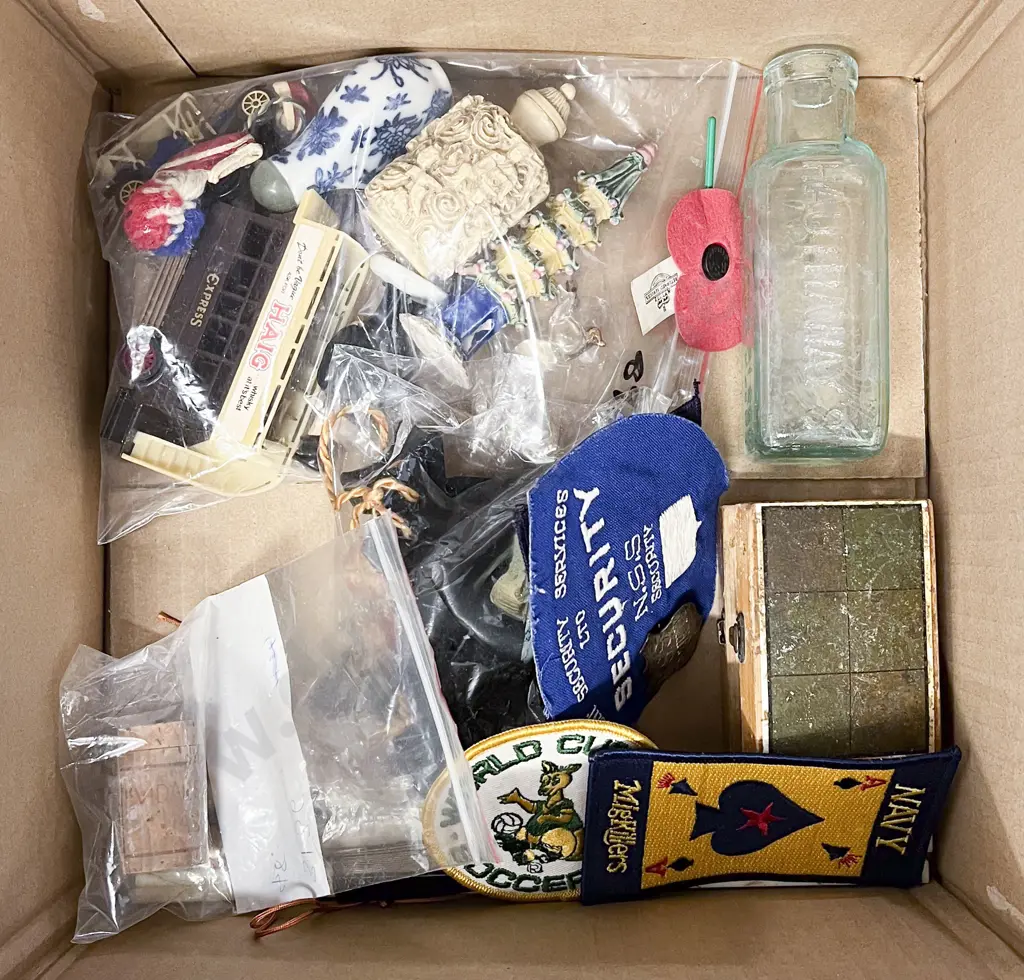 Box of Assorted Vintage Image 1++
