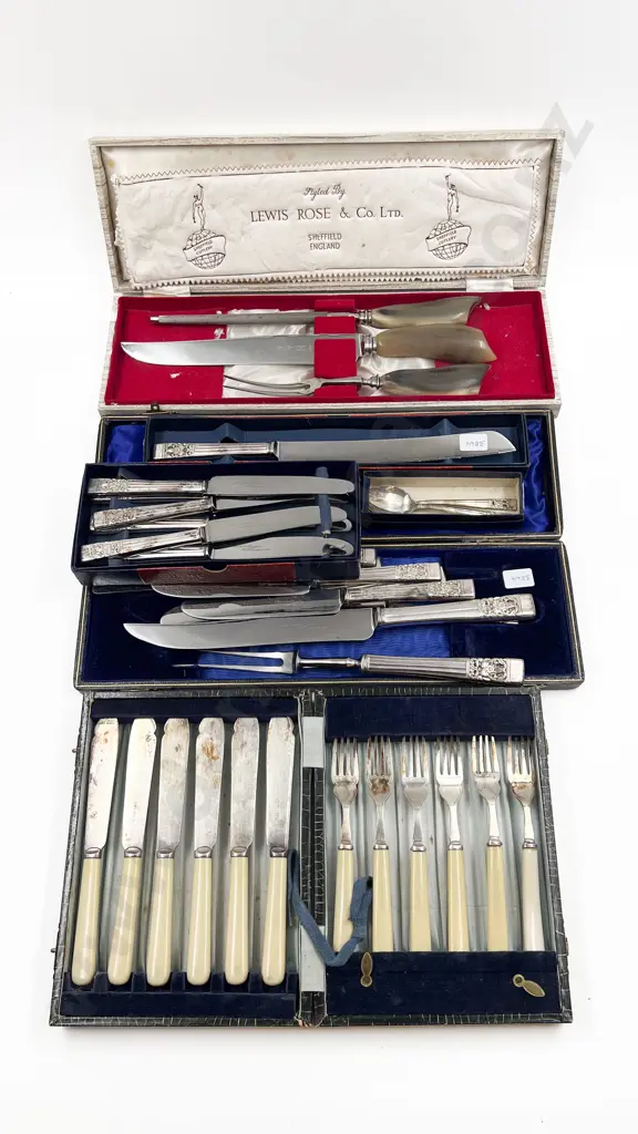 Quantity of Assorted Boxed Cutlery Image 1++