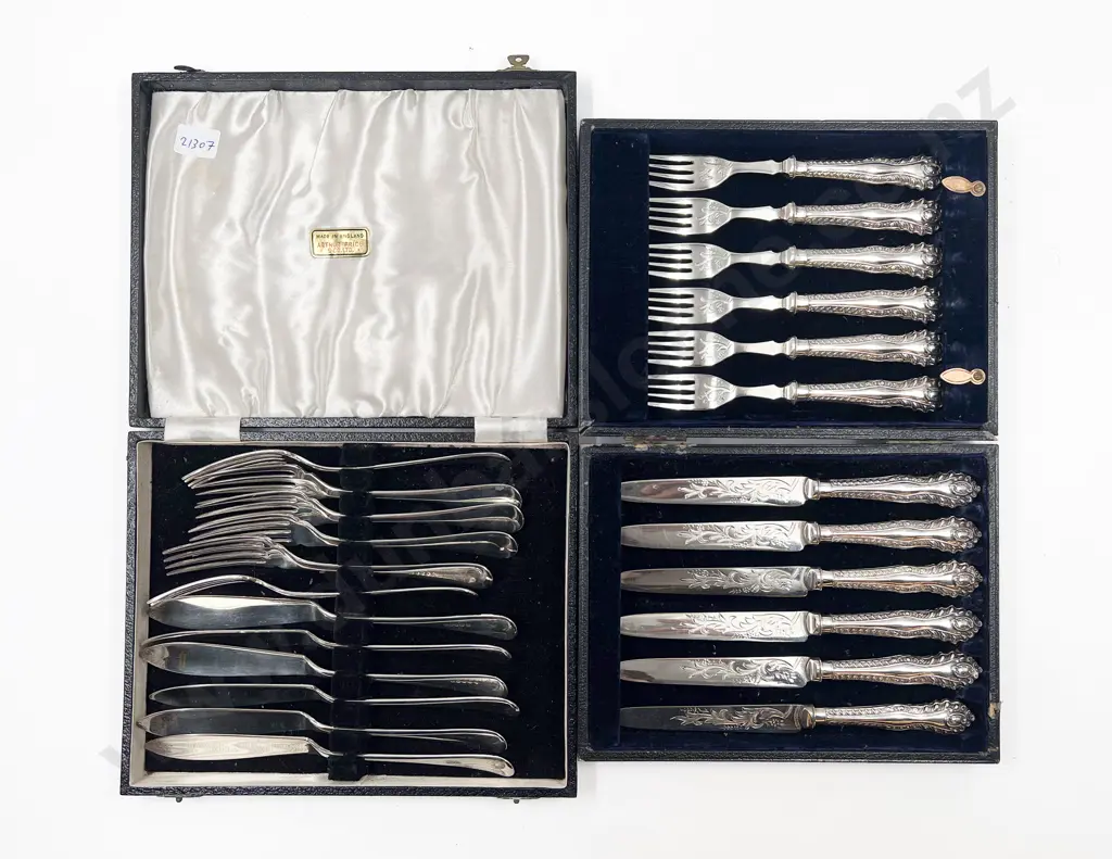 Two Cased Sets of S/P Cutlery Image 1++