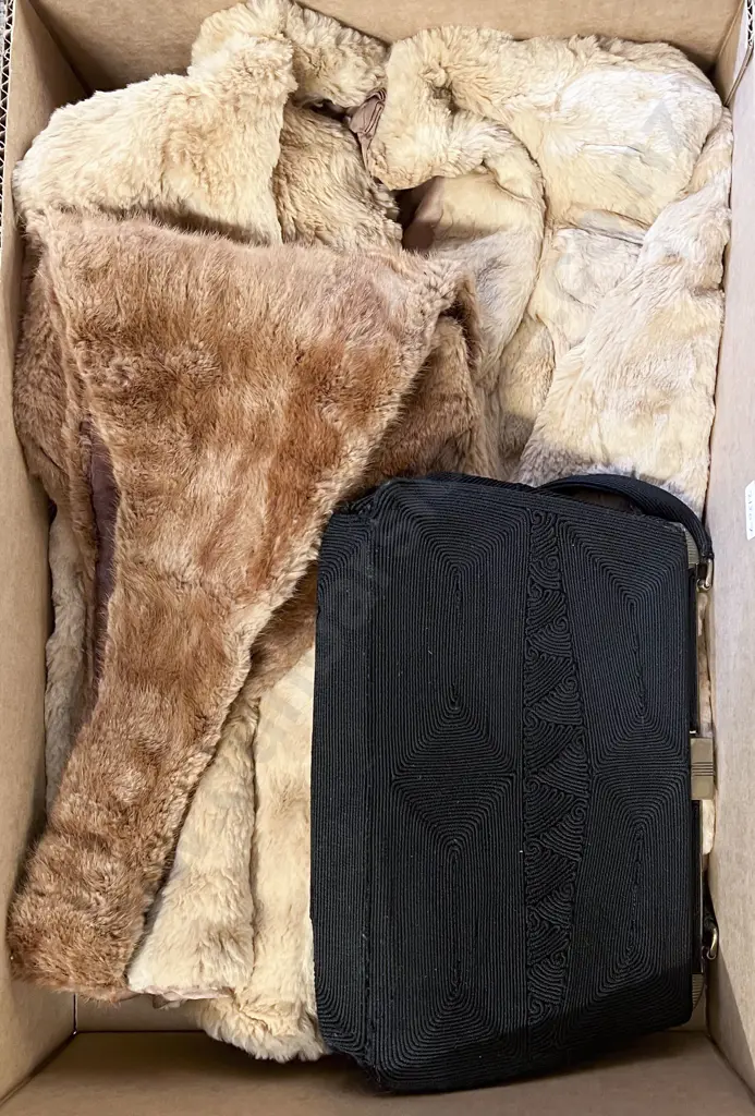 Small Fur Jacket With Shawl and Bag Image 1++