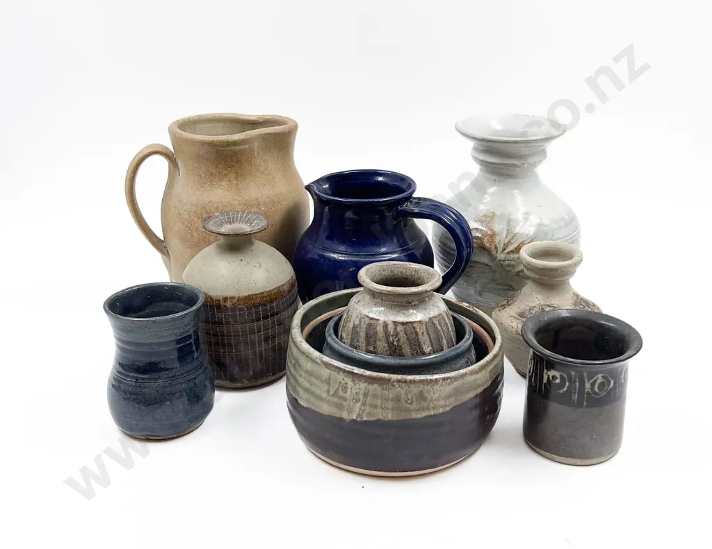 Qty of Assorted NZ Pottery Image 1++