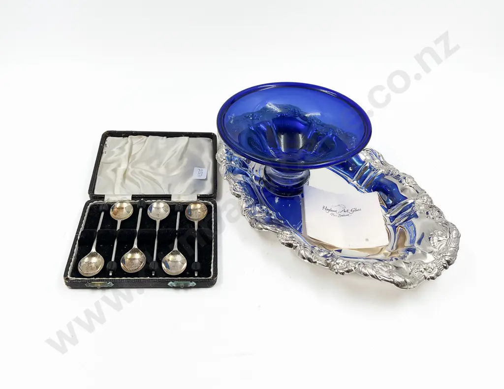 Hoglund Art Glass Bowl with Boxed Cutlery and Plated Dish Image 1++