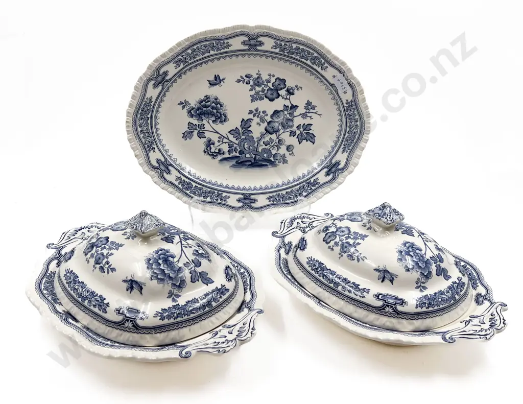 Pair of Masons Blue and White Tureens and Small Ashet Image 1++