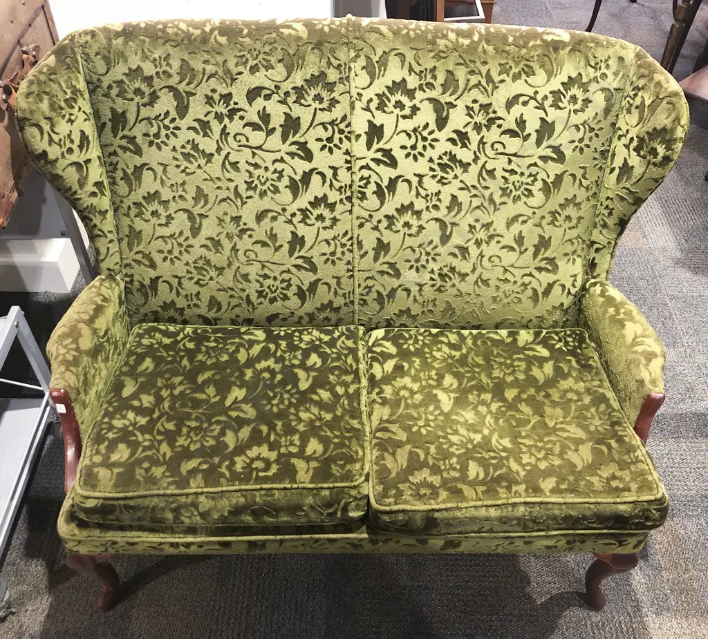Three Piece Wingback Lounge Suite Image 1++