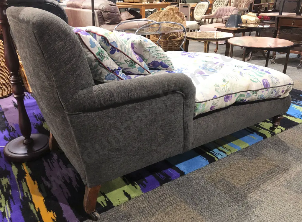 Edwardian Modern Upholstered Chaise Lounge with Large Feather Down Cushion Image 1++