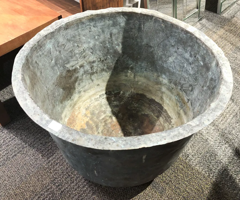 Large Copper Planter Image 1++
