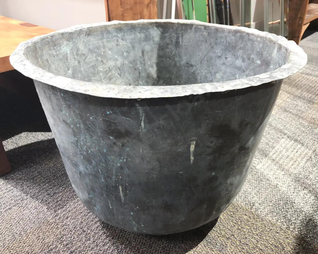 Large Copper Planter Image 1++