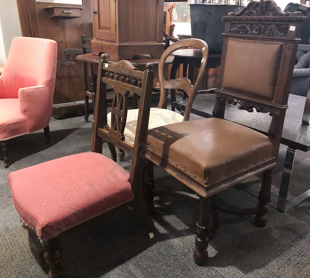 Mahogany Balloon Back Chair with Single Dining Chair and Side Chair Image 1++