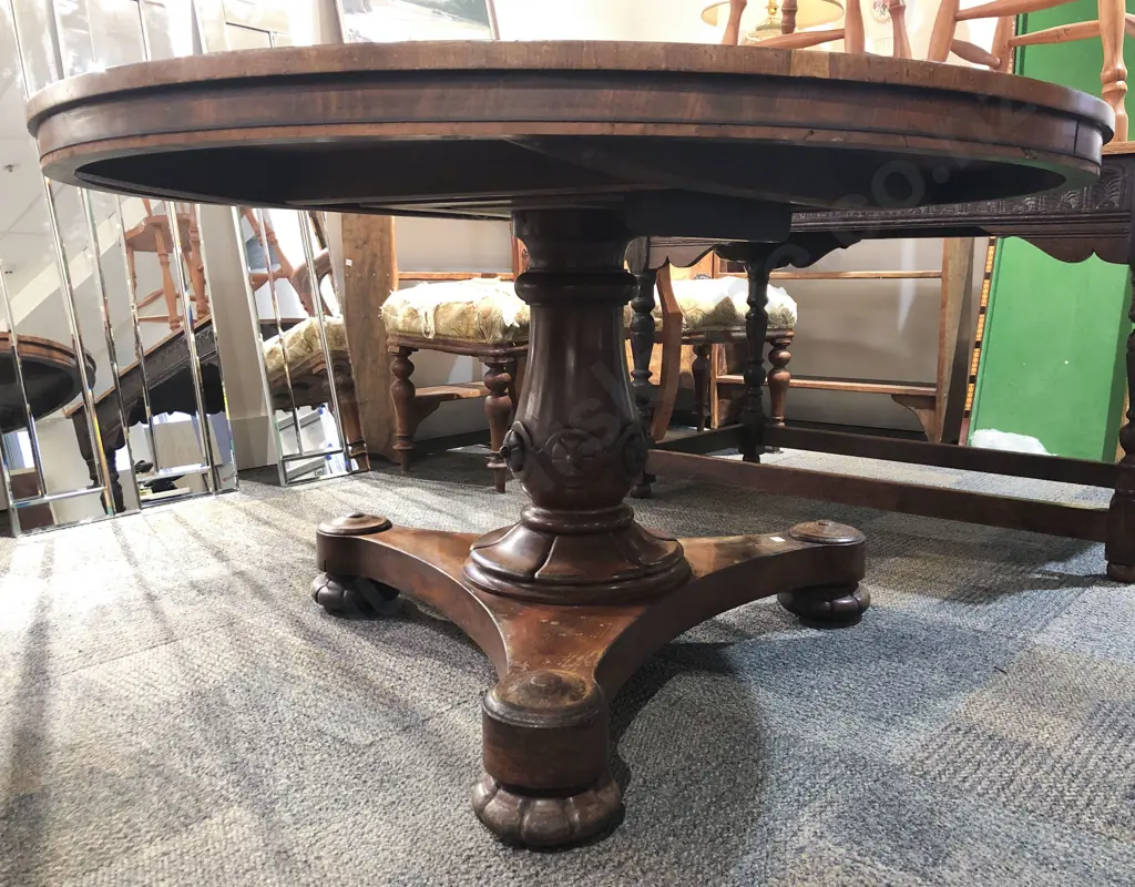 Victorian Circular Mahogany Dining Room Table Image 1++