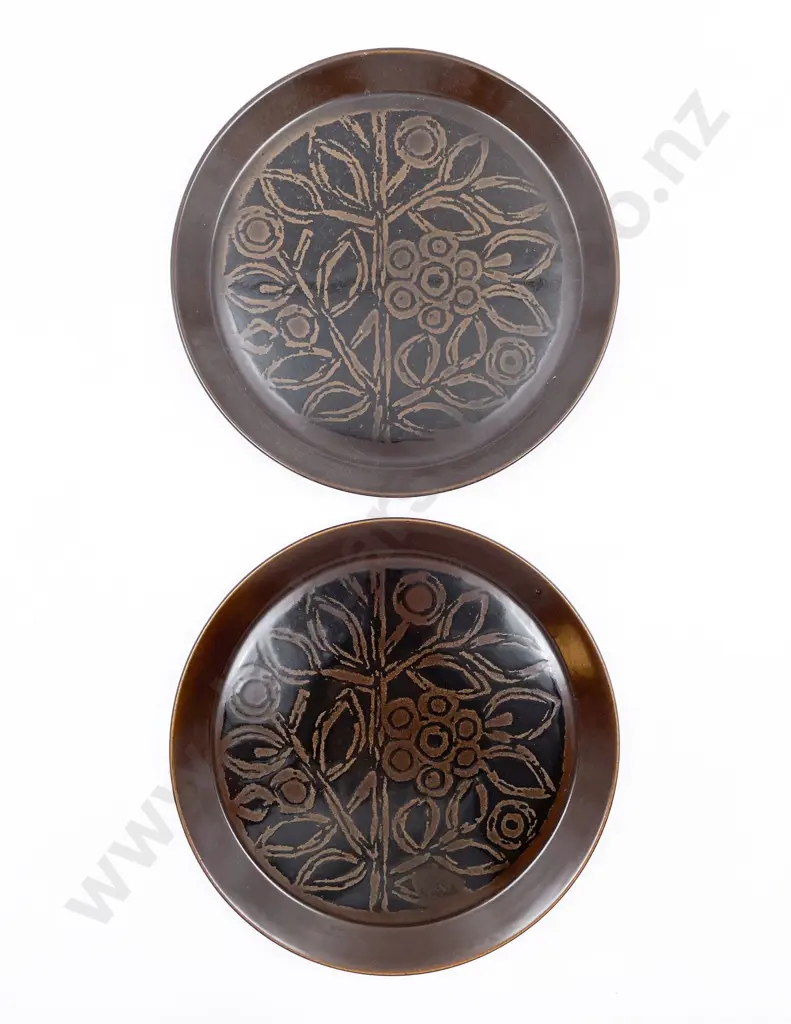 Two Crown Lynn Forma Dinner Plates Image 1++