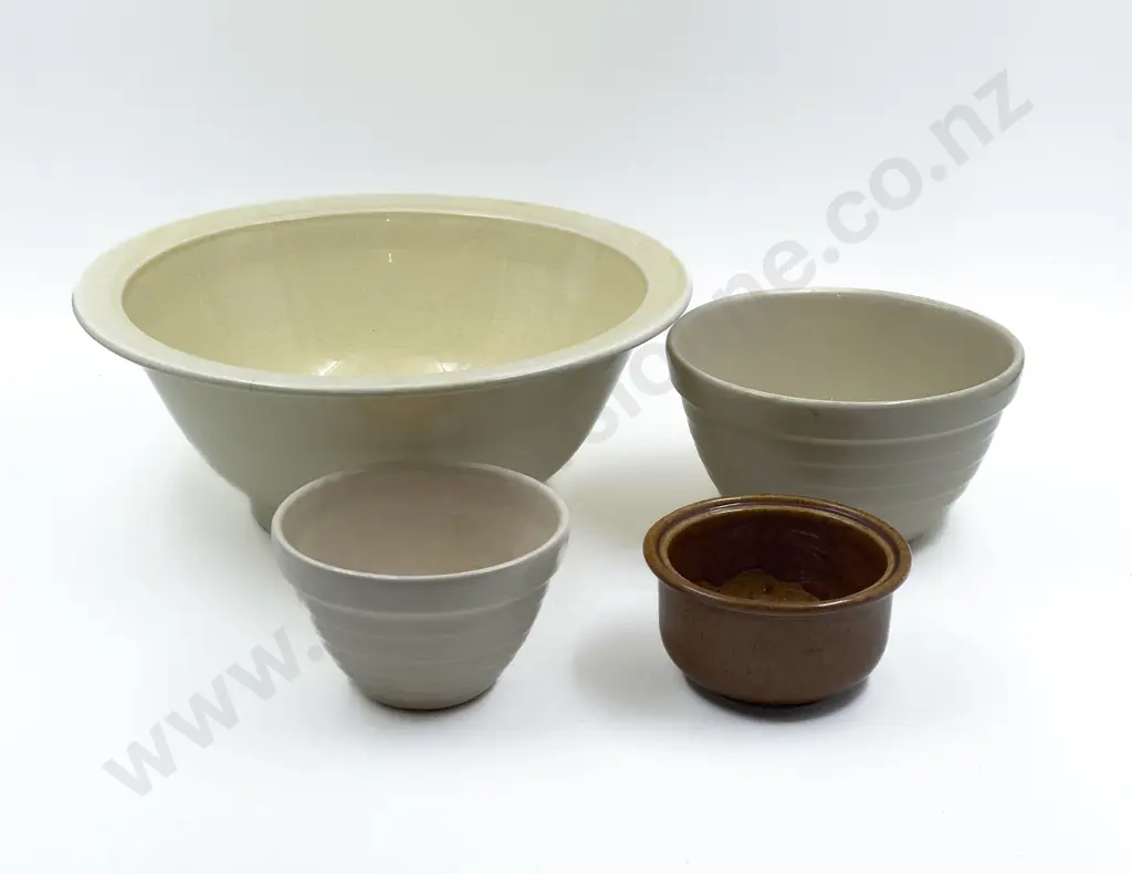 Two Crown Lynn Mixing Bowls and Two Others Image 1++