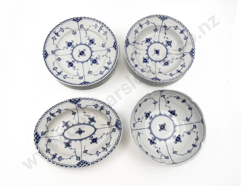 Royal Copenhagen Pattern 572 Dessert Set Image 1++