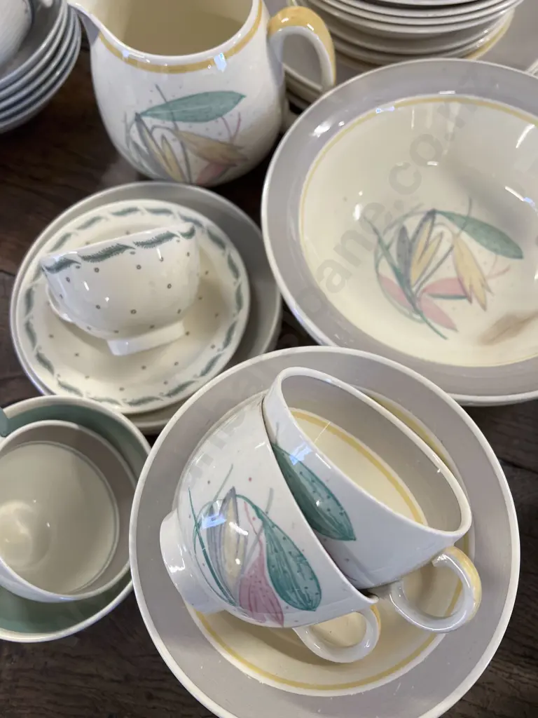 Susie Cooper Various Patterned Dinner & Tea Ware Image 1++