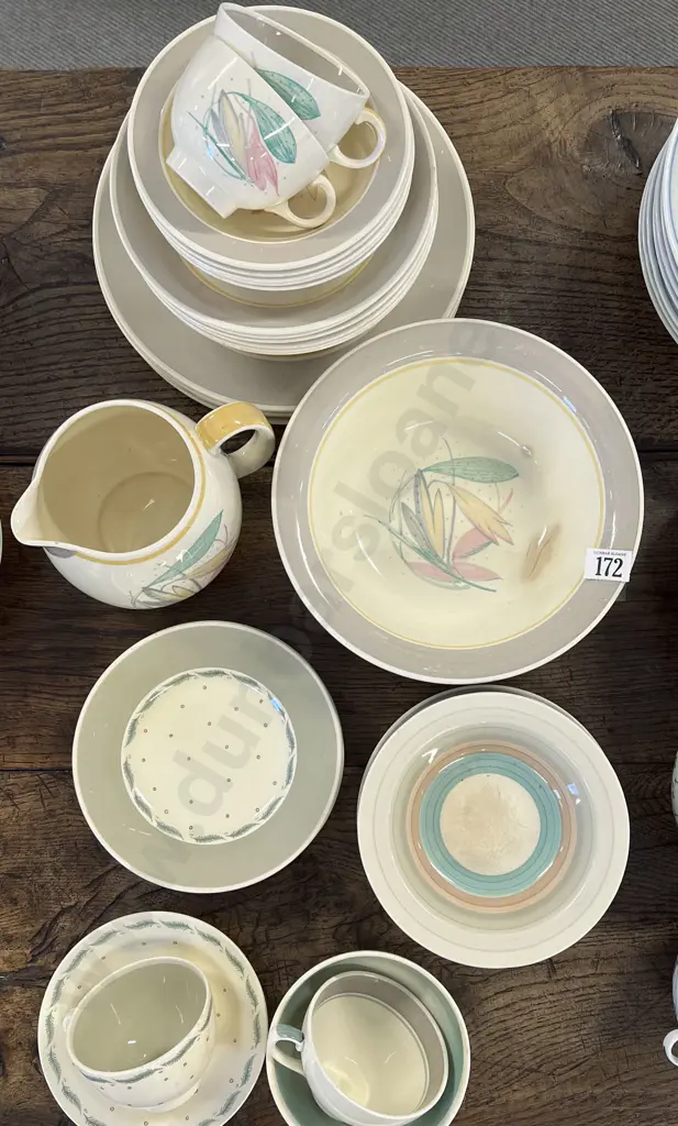 Susie Cooper Various Patterned Dinner & Tea Ware Image 1++