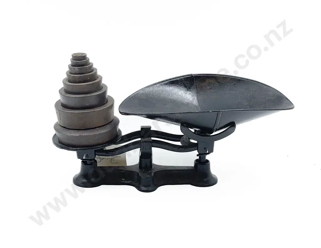 Small Set Victorian Kitchen Scales with Weights Image 1++