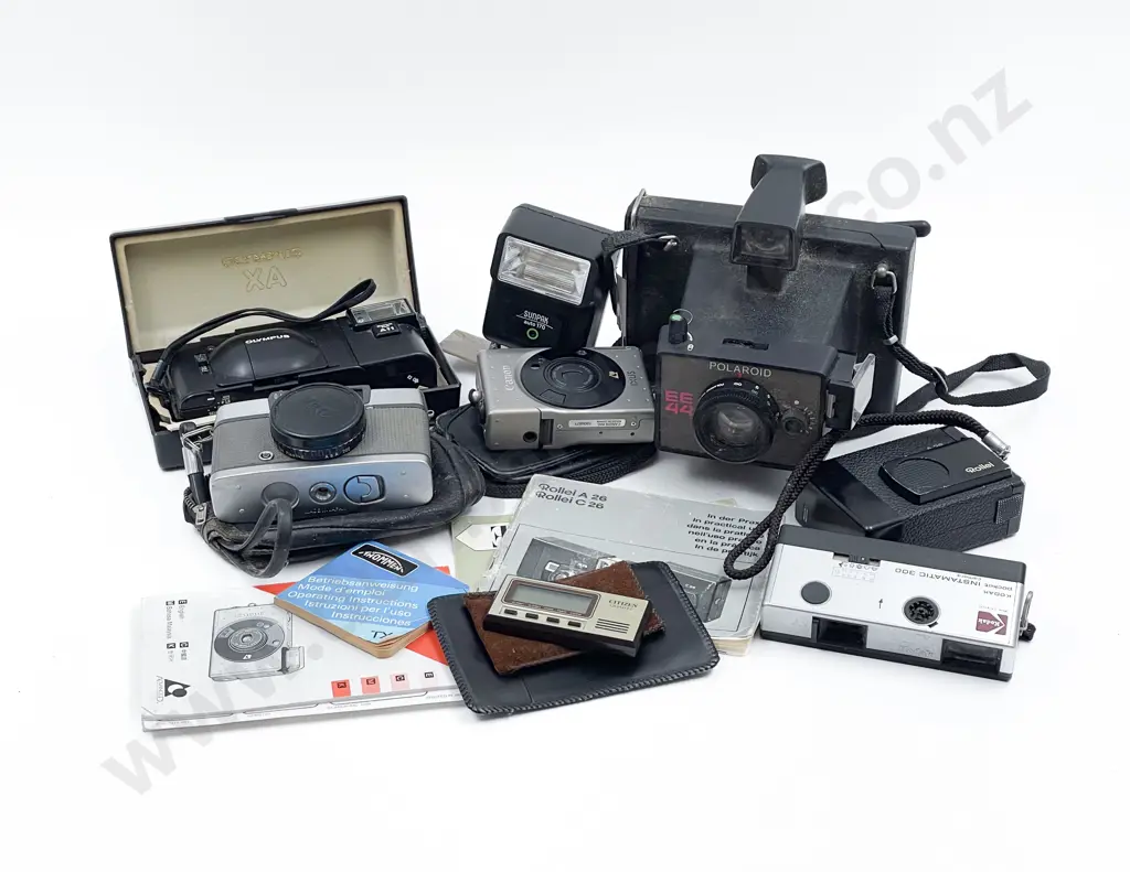 Collection Five Vintage Cameras with Two Light Meters Image 1++
