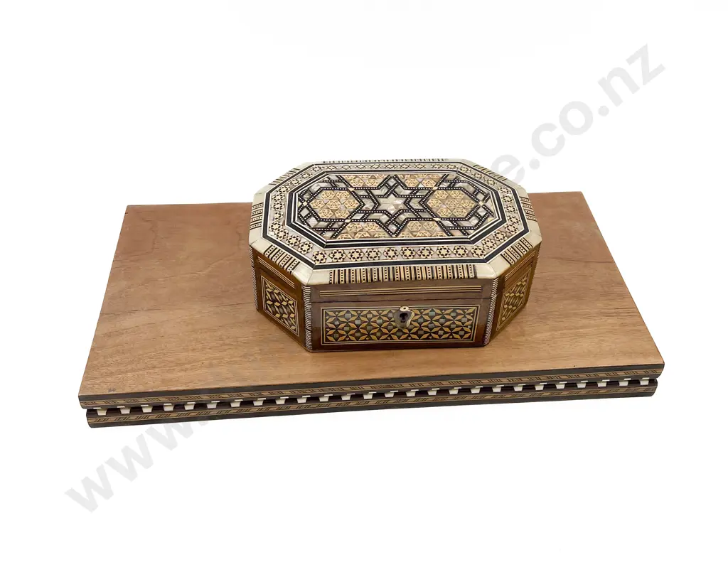 Mosaic Chess Board & Trinket Box Image 1++