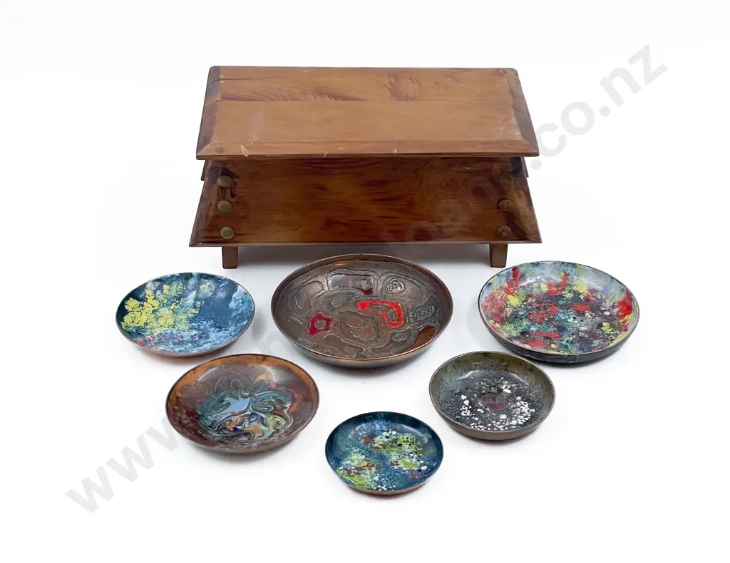 Six Copper & Enamel Dishes in Kauri Box Image 1++