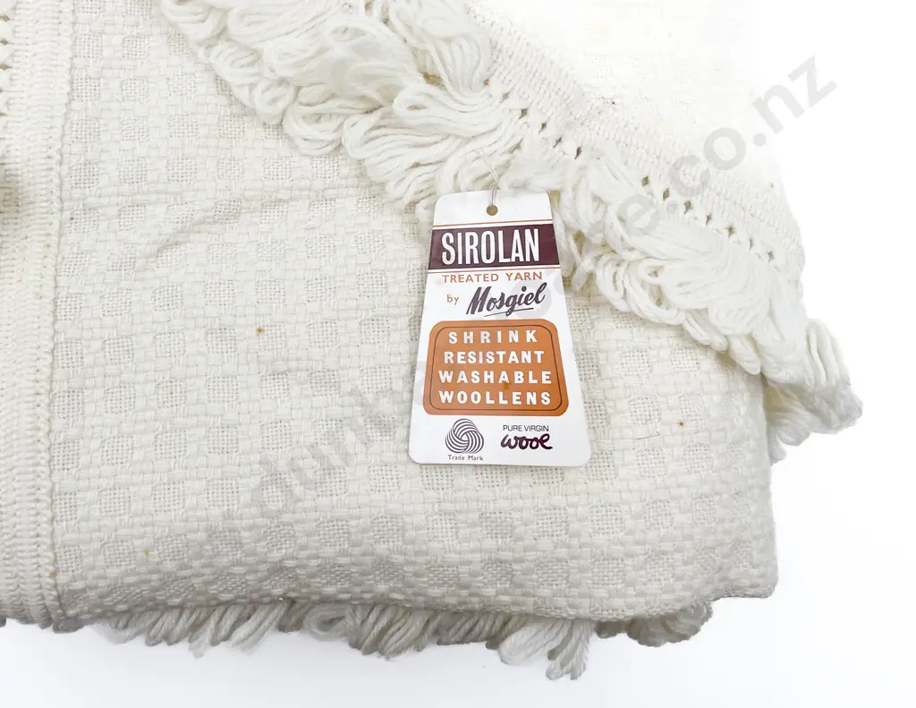 Mosgiel Vintage Pure Wool Single Bedspread Image 1++