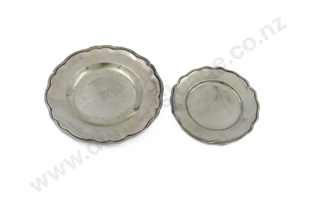 2 x .900 Silver Dishes Image 1++