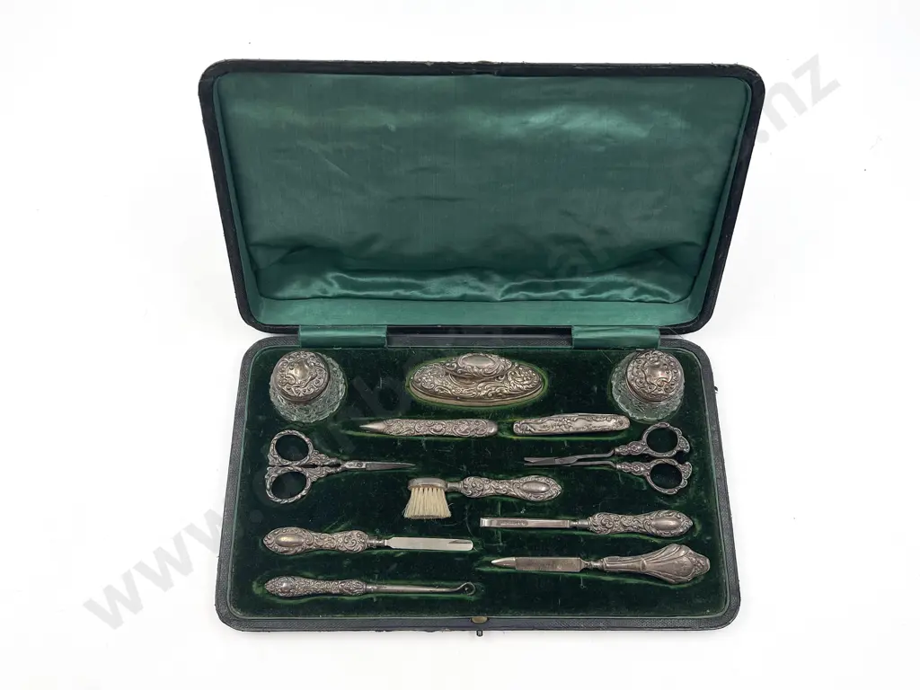 Cased 12 Piece S/S Travelling Vanity Set Image 1++