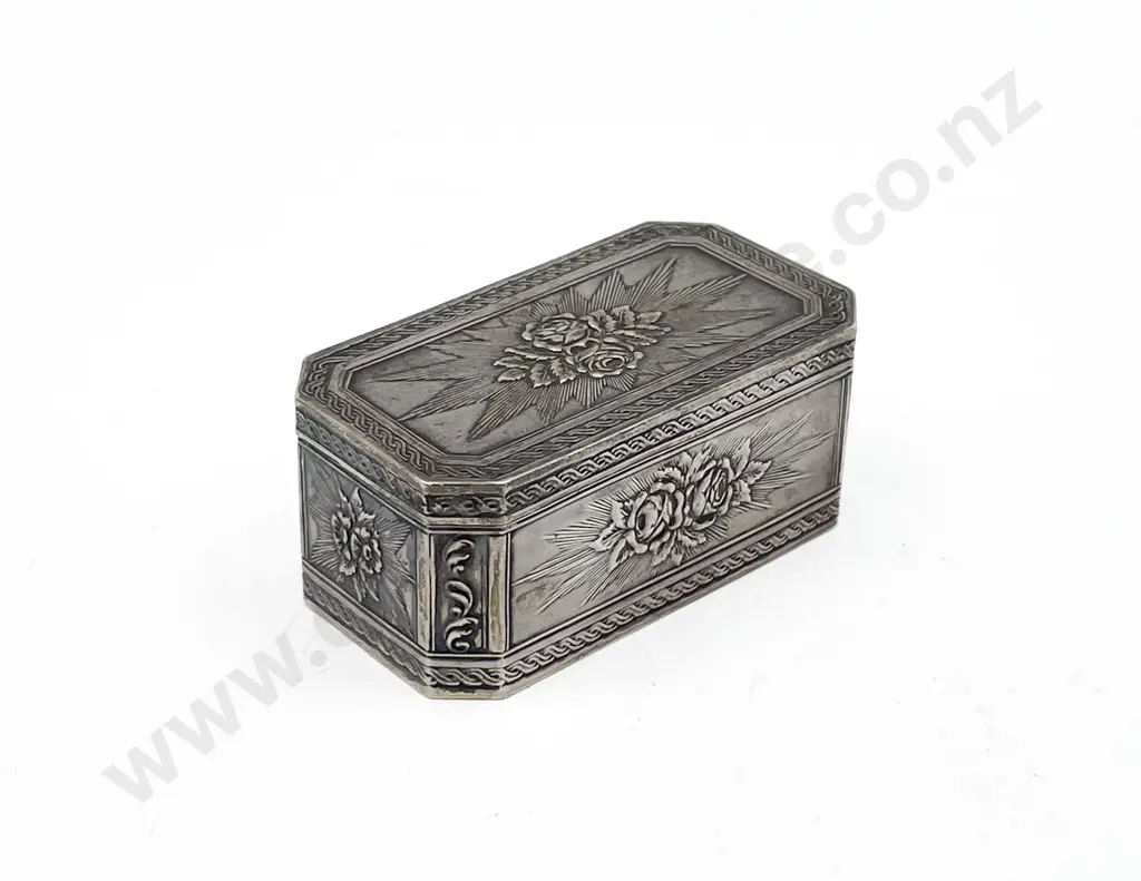 C18th Repousse S/S Snuff Box Image 1++