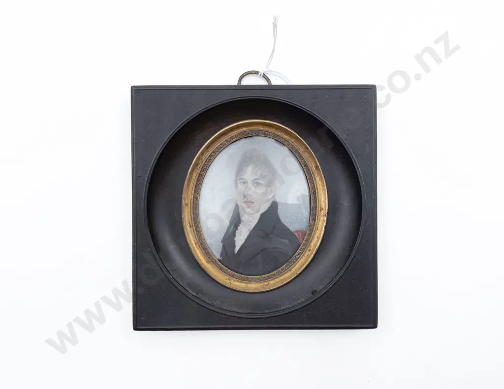C18th Portrait Miniature of a Gentleman Image 1++